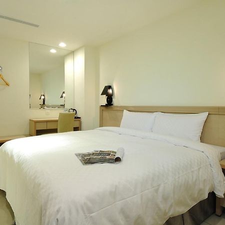 Bravo Hotel Taichung Extérieur photo
