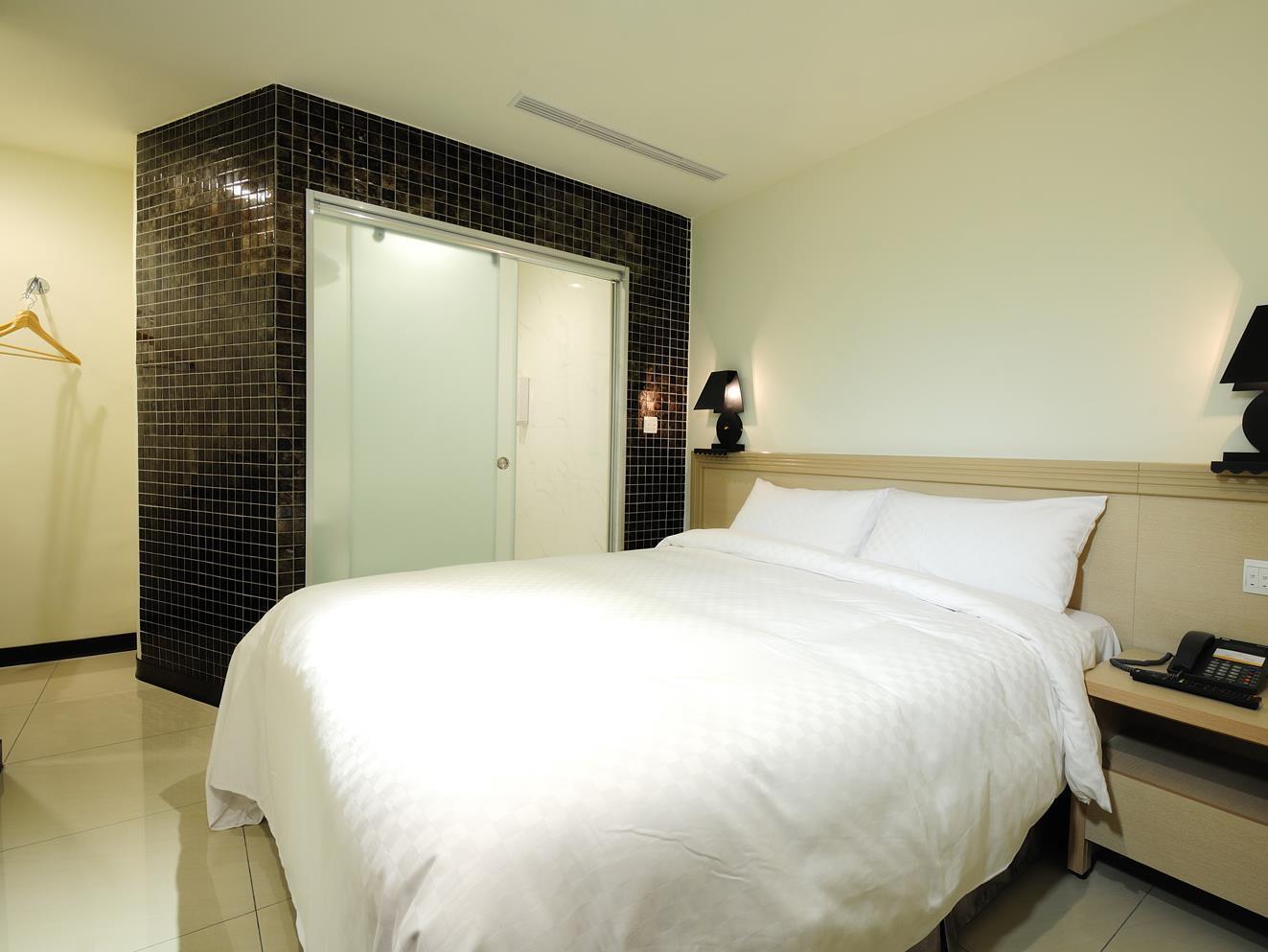 Bravo Hotel Taichung Extérieur photo